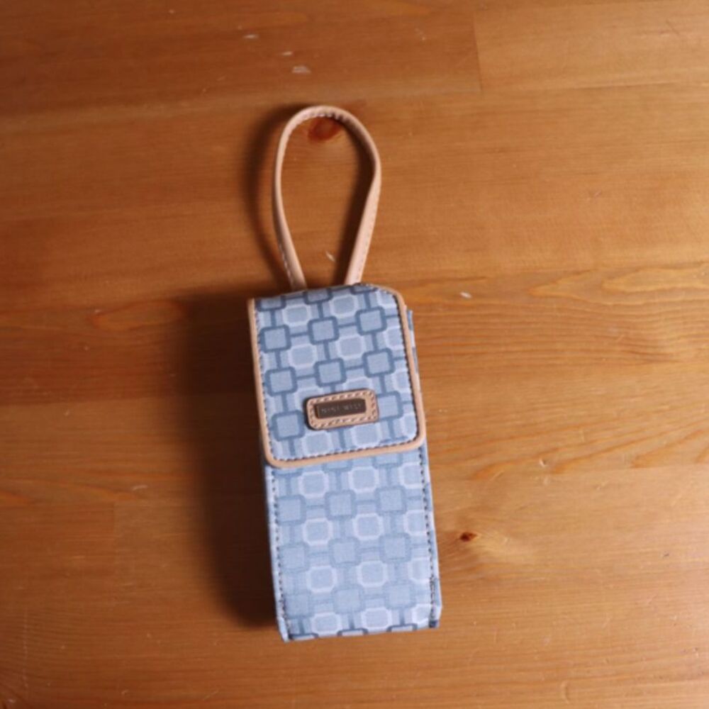 Nine West Vintage Cell Phone Wallet Wristlet Blue Geometric